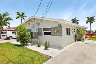 Ranch,Duplex, 2601/2603 Bayshore Dr, Matlacha FL 33993