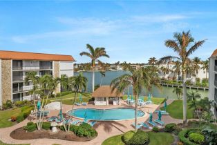 Mid Rise (4-7), 2900 Gulf Shore Blvd N # 413, Naples FL 34103