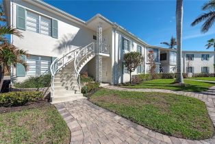 , 1568 Gulf Shore Blvd N # 5, Naples FL 34102