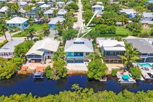 Stilts,Single Family Residence, 1296 Grand Canal Dr, Naples FL 34110