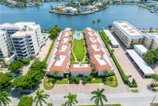 , 3070 Gulf Shore Blvd N # 201, Naples FL 34103