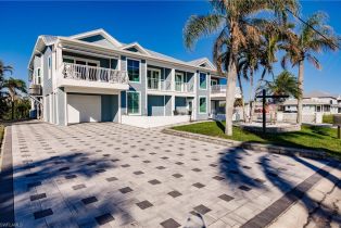 Stilts,Single Family Residence, 12122 Siesta Shell Point, FL 33931 