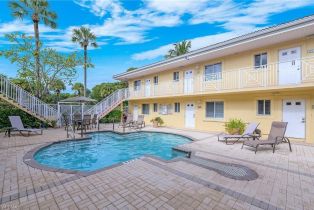 , 480 5th St S # 202, Naples FL 34102