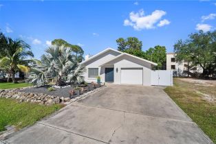 , 865 101st Ave N, Naples FL 34108