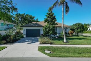 Ranch,Single Family Residence, 88 Tahiti Marco Island, FL 34145 