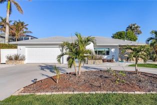 Ranch,Single Family Residence, 403 Grenada East Naples, FL 34113 