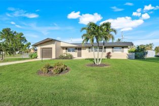 Ranch,Single Family Residence, 4903 Edith Esplanade Caloosahatchee, FL 33904 