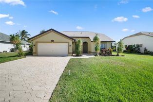 Ranch,Single Family Residence, 22360 Fountain Lakes Estero, FL 33928 