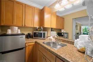 , 2555 9th St N # 129, Naples FL 34103