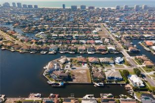 Land, 375 Wales Ct, Marco Island FL 34145