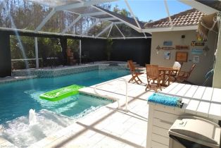 Single Family Residence, 1579 Whispering Oaks Cir, Naples FL 34110