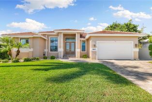 Single Family Residence, 464 Worthington Marco Island, FL 34145 