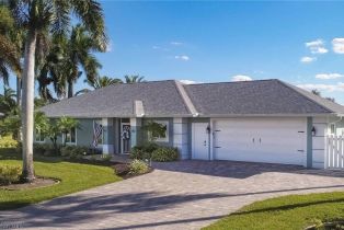 Ranch,Single Family Residence, 60 4th St, Bonita Springs FL 34134