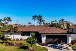 Ranch,Single Family Residence, 109 Beachcomber Marco Island, FL 34145 