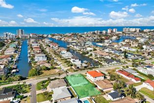 , Vanderbilt Beach, FL 