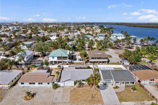 Ranch,Single Family Residence, 193 Hibiscus Fort Myers Beach, FL 33931 