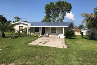 , 2143 W Tobago Cir, Fort Myers FL 33905