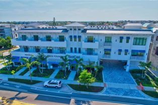 , 101 8th St S, Naples FL 34102