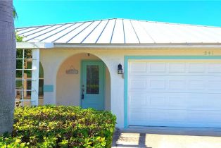 Single Family Residence, 541 110th Ave N, Naples FL 34108
