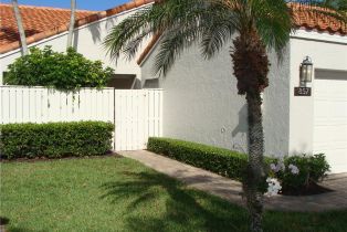 Villa Attached, 857 Reef Point Cir, Naples FL 34108